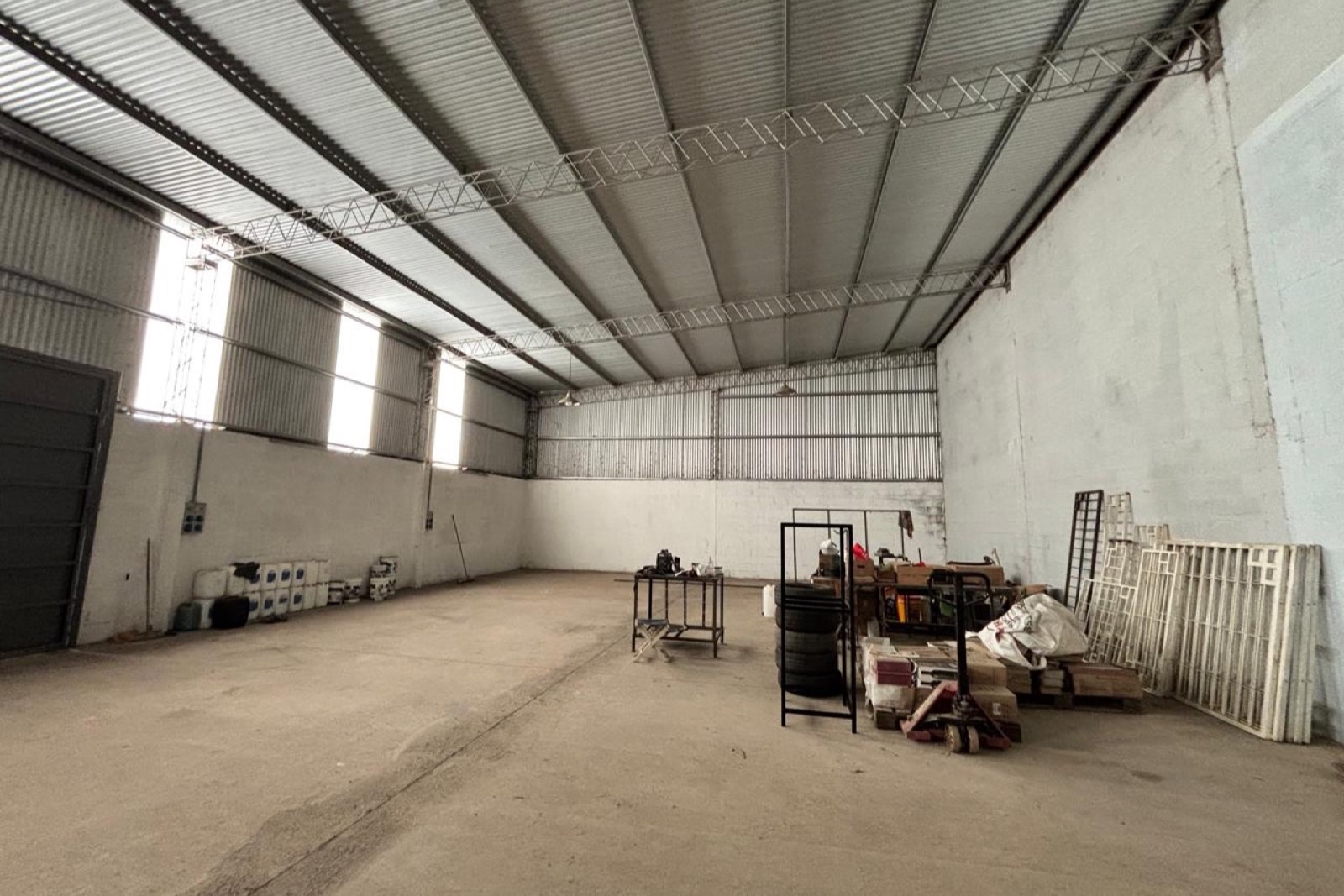 Foto 4 de COD-014: Galpón de 400 m² con oficina y dos cámaras frigoríficas