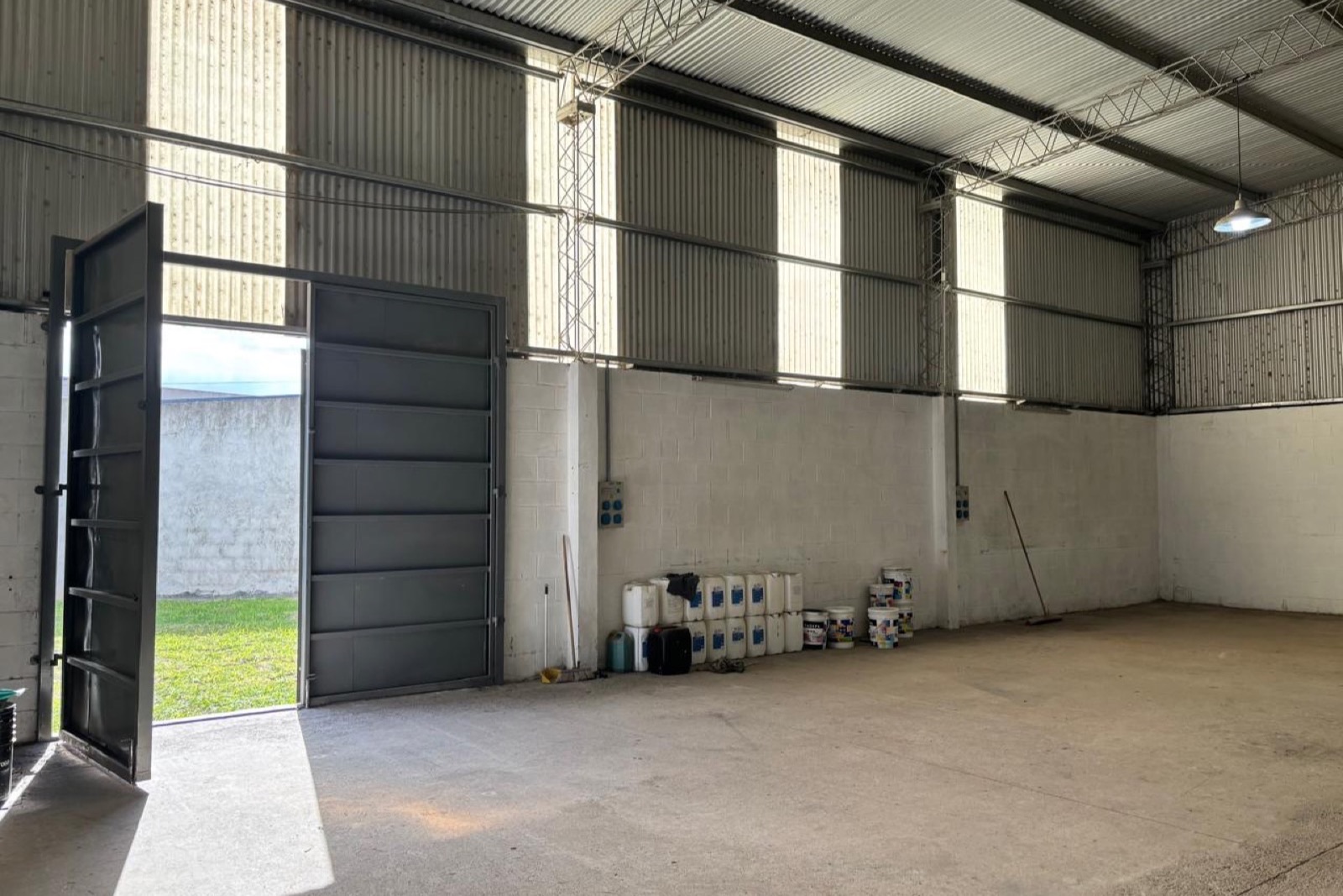 Foto 5 de COD-014: Galpón de 400 m² con oficina y dos cámaras frigoríficas
